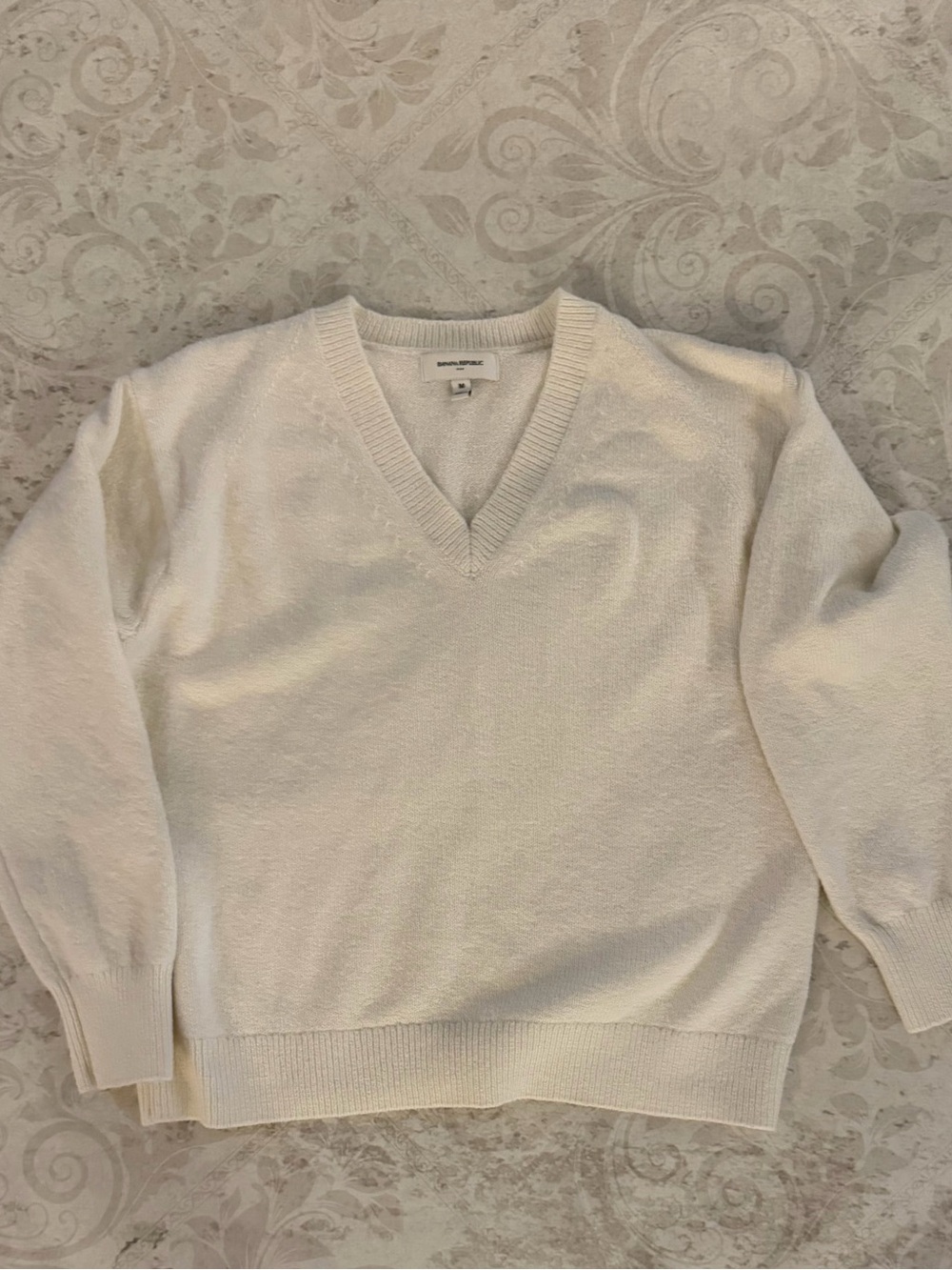 Classic V-Neck Cream womenSweater by Banana Republic